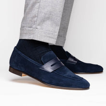 Load image into Gallery viewer, 16-672-NVY Tippa Suede &amp; Calfskin Penny Loafers Navy
