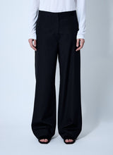 Load image into Gallery viewer, Toteme Women Twisted Seam Pants
