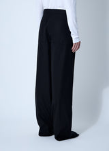 Load image into Gallery viewer, Toteme Women Twisted Seam Pants
