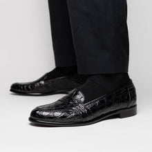 Load image into Gallery viewer, 11-119-BKM (BLK) TUSCANY Crocodile Penny Loafer, Black
