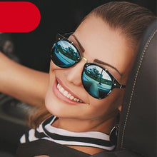 Load image into Gallery viewer, Unisex Vintage Round Shape Sunglasses Retro Women Design Luxury Popular Summer Sun Glasses Comfortable Classic Outdoor Eyewear UV400 Lens Trendy Sunglasses
