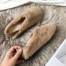 Load image into Gallery viewer, Warm Fur Loafers Women Winter Shoes Indoor Furry Flats Round Toe Fluffy House Warm Wool Slippers Memory Foam Anti-Skid Sole House Shoes Indoor Outdoor Slippers
