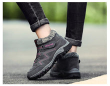 Load image into Gallery viewer, Winter Elegant Unisex Boots With Fur Warm Leather Snow Boots Winter Work Casual Shoes High Top Rubber Ankle Boots Leather Platform Fashion Luxury Boots Non-Slip Hiking Boots
