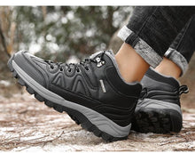 Load image into Gallery viewer, Winter Men's Boots Warm Snow Boots High Quality Leather Waterproof Outdoor Men Hiking Boots Waterproof Non-Slip Trail Fur Lined Ankle Boots Leather Winter Shoes
