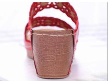 Load image into Gallery viewer, Woman Sandals For Beach Slip On Fashion Sandals Women Thick Bottom Footwear Flat Sandals Soft Leather Vintage Summer Casual Non-Slip Beach Platform Shoes Sandals
