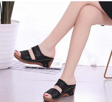 Load image into Gallery viewer, Woman Sandals For Beach Slip On Fashion Sandals Women Thick Bottom Footwear Flat Sandals Soft Leather Vintage Summer Casual Non-Slip Beach Platform Shoes Sandals
