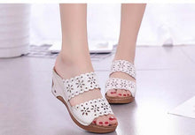 Load image into Gallery viewer, Woman Sandals For Beach Slip On Fashion Sandals Women Thick Bottom Footwear Flat Sandals Soft Leather Vintage Summer Casual Non-Slip Beach Platform Shoes Sandals
