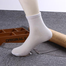 Load image into Gallery viewer, Women Korea Funny Socks Long Socks Black Cool Socks Harajuku GD Hip Hop Cotton Skateboard Socks Men New Trend Daisy Socks Men

