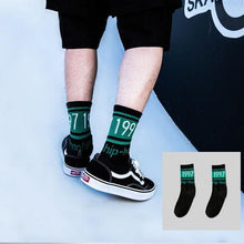 Load image into Gallery viewer, Women Korea Funny Socks Long Socks Black Cool Socks Harajuku GD Hip Hop Cotton Skateboard Socks Men New Trend Daisy Socks Men
