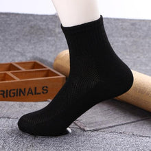 Load image into Gallery viewer, Women Korea Funny Socks Long Socks Black Cool Socks Harajuku GD Hip Hop Cotton Skateboard Socks Men New Trend Daisy Socks Men
