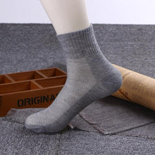 Load image into Gallery viewer, Women Korea Funny Socks Long Socks Black Cool Socks Harajuku GD Hip Hop Cotton Skateboard Socks Men New Trend Daisy Socks Men
