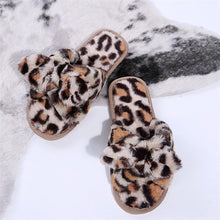Load image into Gallery viewer, Women Slippers Winter Shoes Home Slippers Faux Fur Slippers Leopard Print Bow Decoration Shoes Faux Fur Slippers Warm Flip Flop House Slippers Open Toe Home Slippers For Girls
