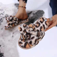 Load image into Gallery viewer, Women Slippers Winter Shoes Home Slippers Faux Fur Slippers Leopard Print Bow Decoration Shoes Faux Fur Slippers Warm Flip Flop House Slippers Open Toe Home Slippers For Girls
