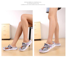 Load image into Gallery viewer, Womens Slip-On Quick Dry Water Clogs Shoes Beach Sandals Lightweight Breathable Bathroom Garden Clogs Shoes Summer Breathable Mesh Sandals Beach Footwear Anti-Slip Slippers Quick Drying Sandals
