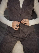 Load image into Gallery viewer, Woven fabric button open vest
