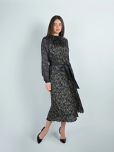 Load image into Gallery viewer, Two Tone Non-Waisted Pleated Dress
