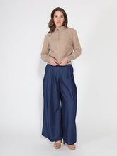 Load image into Gallery viewer, Zip up long sleeve textured jacket
