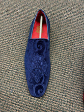 Load image into Gallery viewer, After Midnite Smoking Slippers 6910
