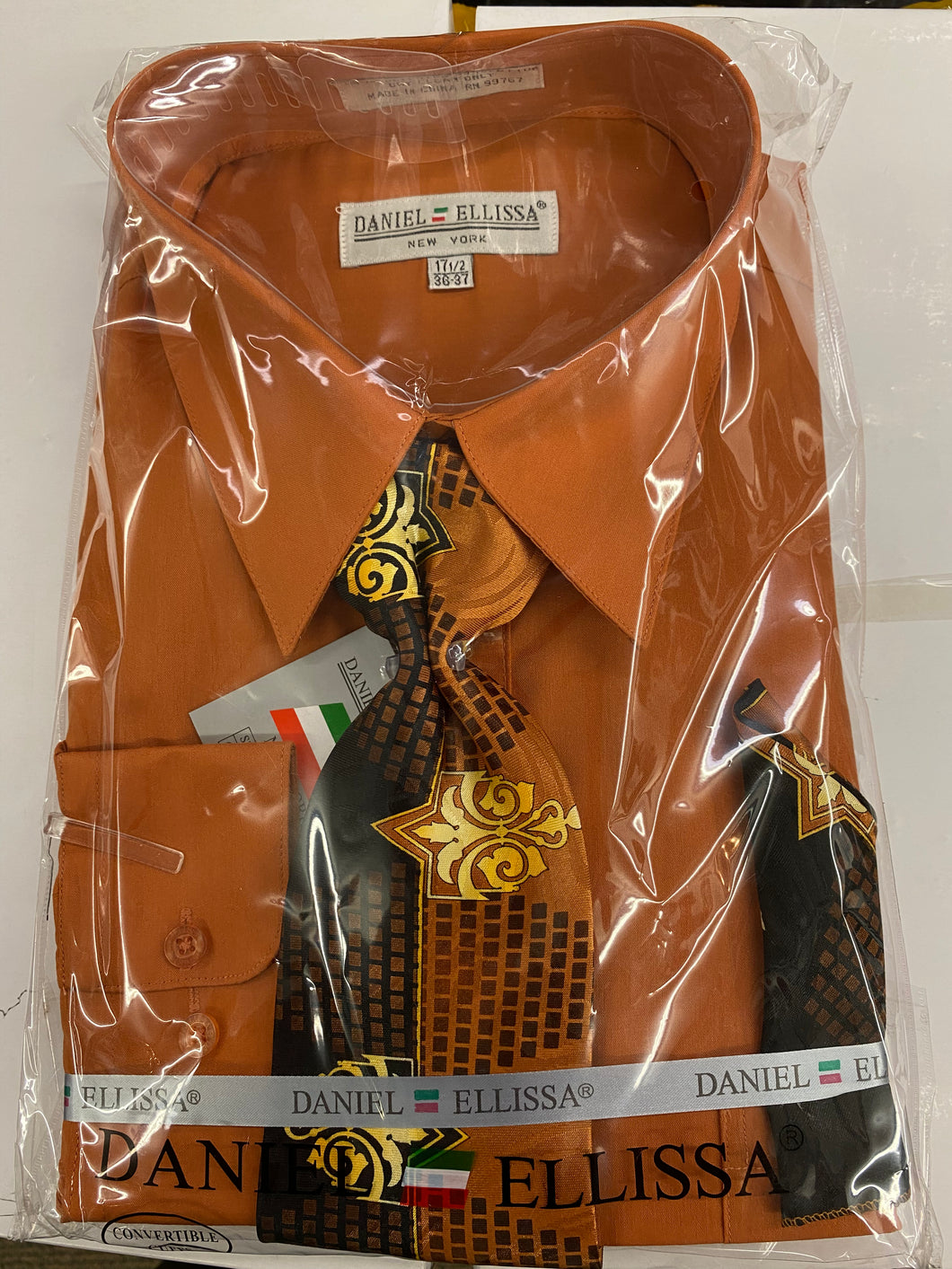 Daniel Ellissa DS3001 Rust Convertible cuff Men’s Dress Shirt