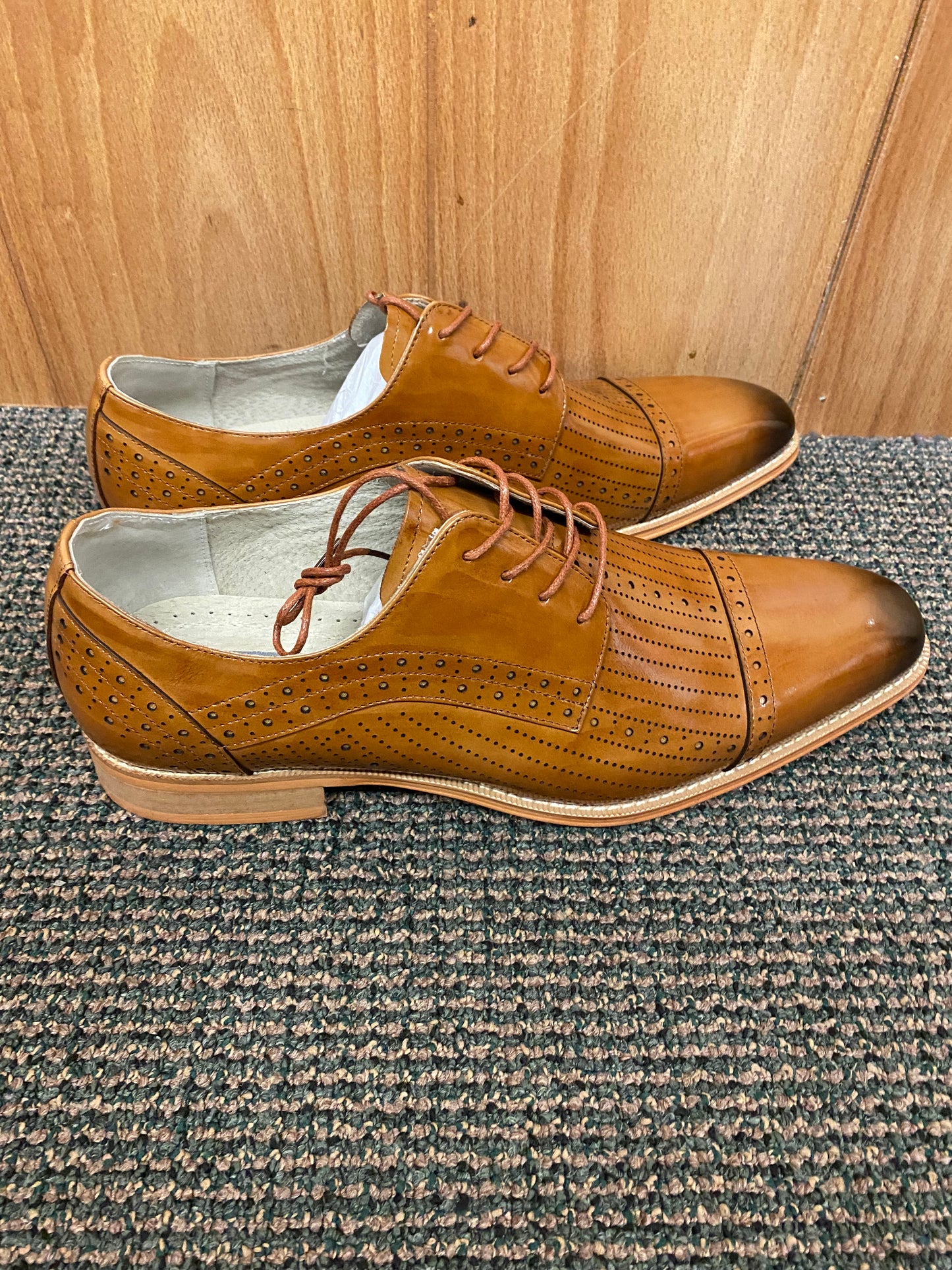 Giovanni Lawrence Tan Leather Hand-made Lace-up Dress Shoes