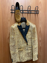 Load image into Gallery viewer, Cielo Luggage 1-Button Blazer Style: BBT3585
