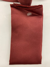 Load image into Gallery viewer, Hansom Made in the USA 🇺🇸 Burgundy Tie and Hankie Combo
