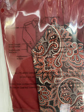 Load image into Gallery viewer, Daniel Ellissa DS3001 Burgundy Convertible cuff Men’s Dress Shirt
