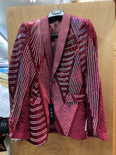 Load image into Gallery viewer, Cielo Burgundy Sequins Sports coat/Blazer
