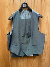 Load image into Gallery viewer, Vinci Gray Houndstooth 3-Piece Modern Fit Suit
