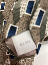 Load image into Gallery viewer, 100% silk made in USA 🇺🇸 Tie

