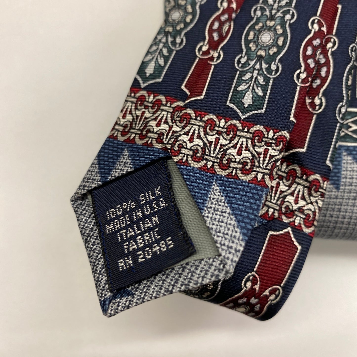 100% silk made in USA 🇺🇸 Tie