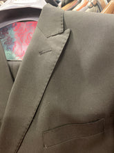 Load image into Gallery viewer, Tazio Black Double Breasted Suit 49S
