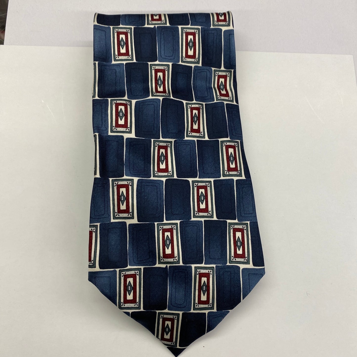 100% silk made in USA 🇺🇸 Tie