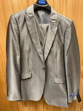 Load image into Gallery viewer, Blu Martini Grey/silver 3-Piece Suit 44L
