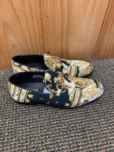 Load image into Gallery viewer, Successos White Versace Print Mens Dress Shoes
