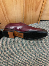 Load image into Gallery viewer, Giovanni Oliver Burgundy Lace-up Dress Shoes

