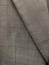 Load image into Gallery viewer, London Square Grey Checkered worsted Wool Blend 2-Piece Suit 40L
