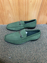 Load image into Gallery viewer, Stacy Adams Nesbit Olive dress shoes
