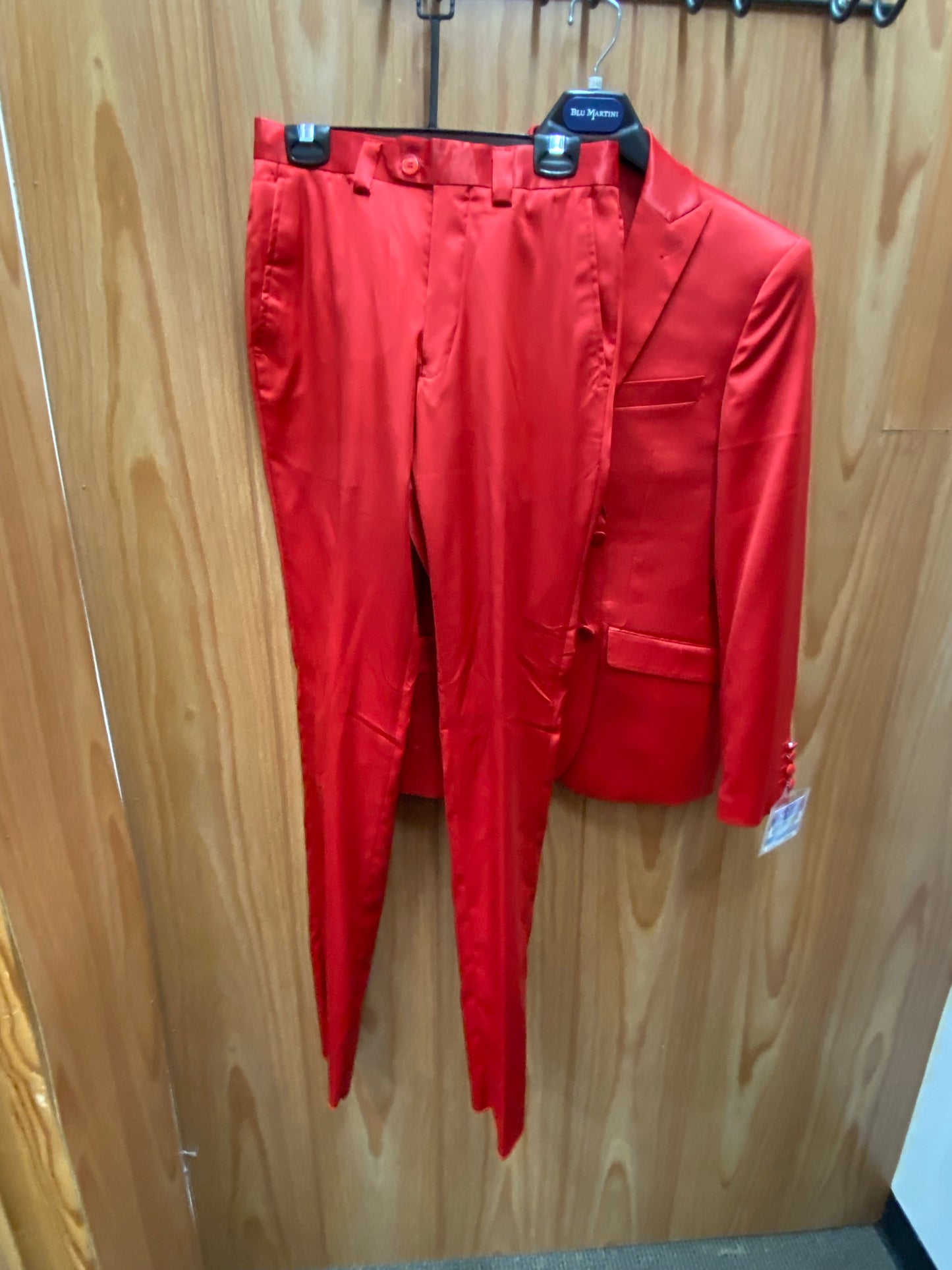 Blu Martini Silky/Shinny Red 2–Piece Slim Fit Suit