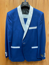 Load image into Gallery viewer, Royal Diamond Blue 3-Piece Modern Fit Tuxedo
