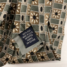 Load image into Gallery viewer, 100% silk made in USA 🇺🇸 Tie
