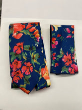 Load image into Gallery viewer, Di Maro Elegante Multicolored floral print Tie and Hankie Combo
