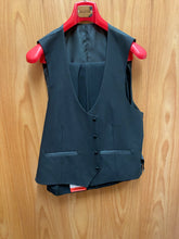 Load image into Gallery viewer, Mazari Black Diamond Texture 3-Piece Tuxedo Suit 46S

