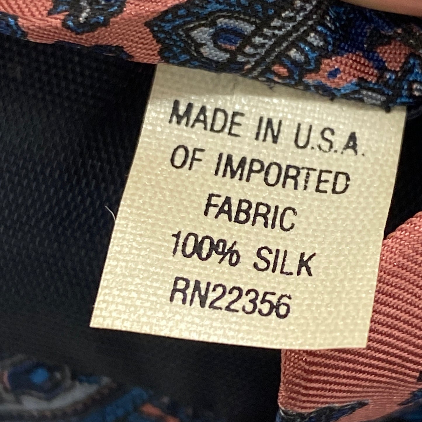 100% silk made in USA 🇺🇸 Tie